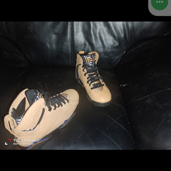 Gevinchy shirt and Nike shoes 8.5 - Picture 3 of 4